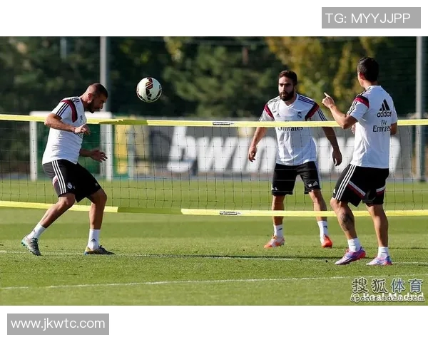 足球星视界2017年12月特别报道 聚焦全球足球盛事与明星动向